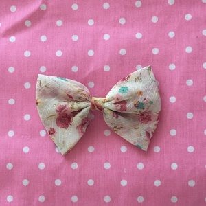 Flower Print with Glitter Bow